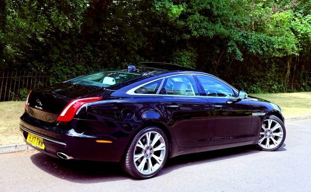 Jaguar XJ 3.0D V6 Portfolio Saloon Black #5