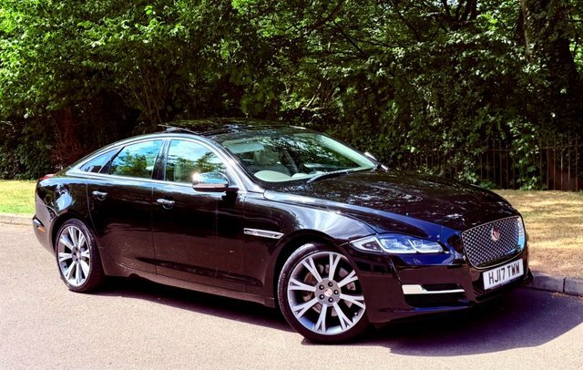 Jaguar XJ 3.0D V6 Portfolio Saloon Black #2