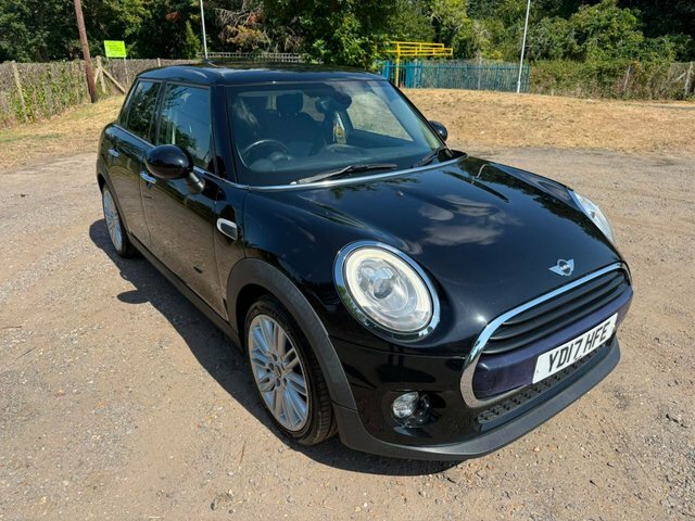 Mini Hatch 1.5 Cooper Hatchback Black