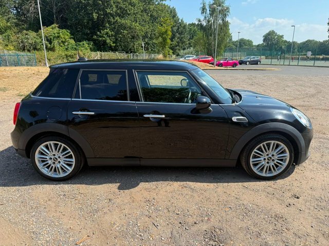 Mini Hatch 1.5 Cooper Hatchback YD17HFE Black #2