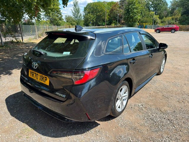 Toyota Corolla Corolla Excel Vvt-i Hev Cvt Red #40