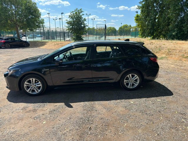 Toyota Corolla Corolla Excel Vvt-i Hev Cvt Red #18