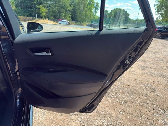 Toyota Corolla Corolla Excel Vvt-i Hev Cvt Red #60