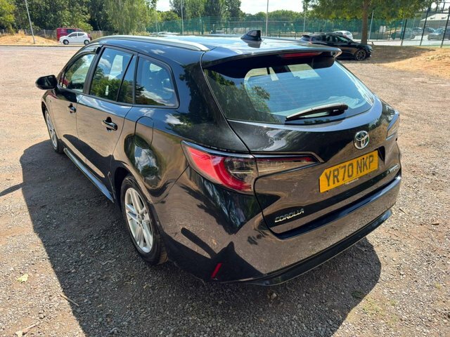 Toyota Corolla Corolla Excel Vvt-i Hev Cvt Red #48