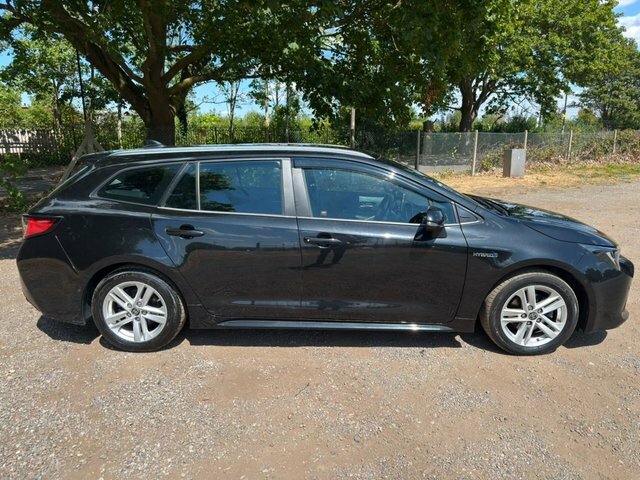 Toyota Corolla Corolla Excel Vvt-i Hev Cvt Red #10