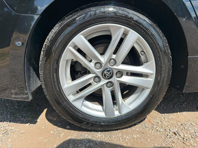 Toyota Corolla Corolla Excel Vvt-i Hev Cvt Red #44