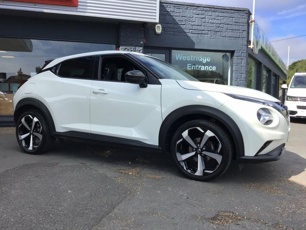 Nissan Juke Dig-t Tekna Suv HW22NAN White #2