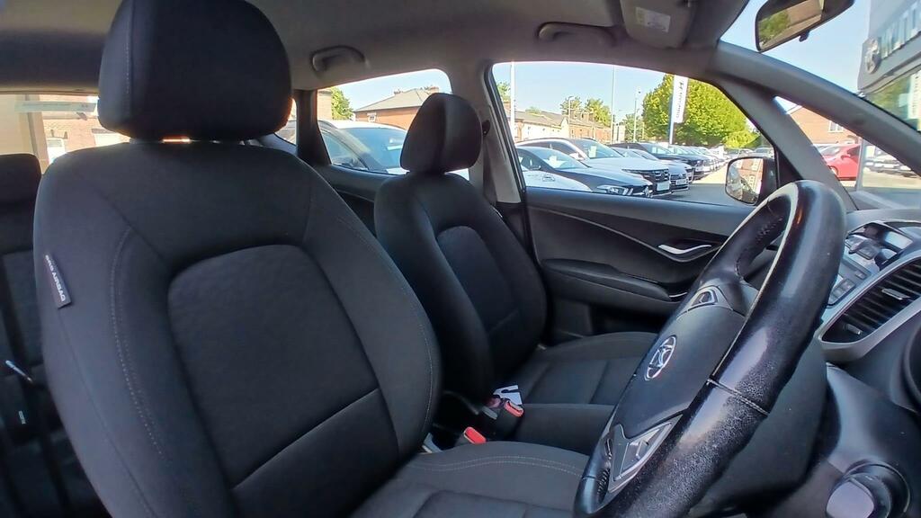 Hyundai Ix20 1.6 Mpi Se Family Car-drives Blue #14