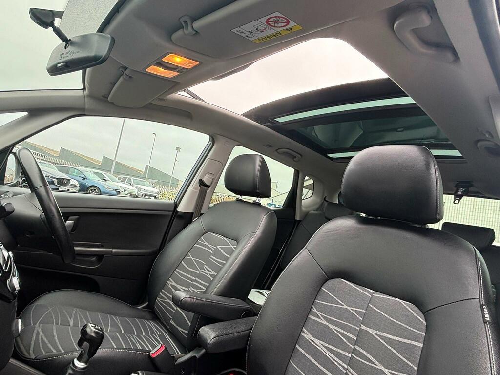 Kia Venga 1.6 3 Euro 6 Red #21
