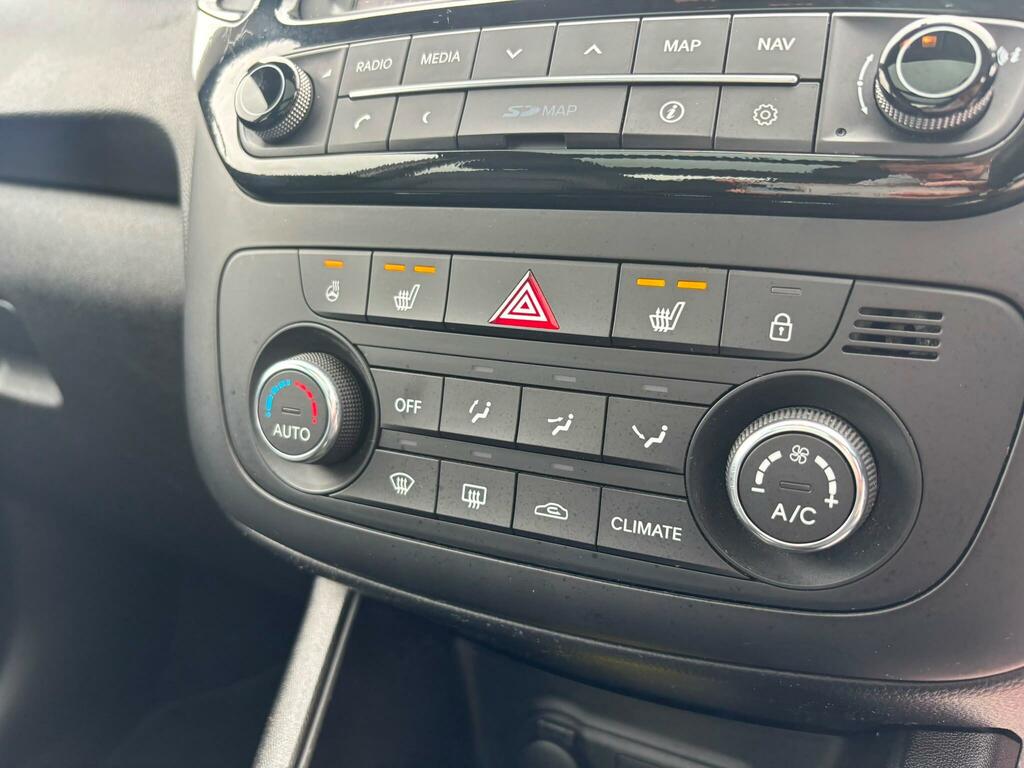 Kia Venga 1.6 3 Euro 6 Red #12