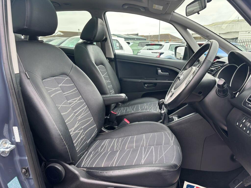 Kia Venga 1.6 3 Euro 6 Red #9