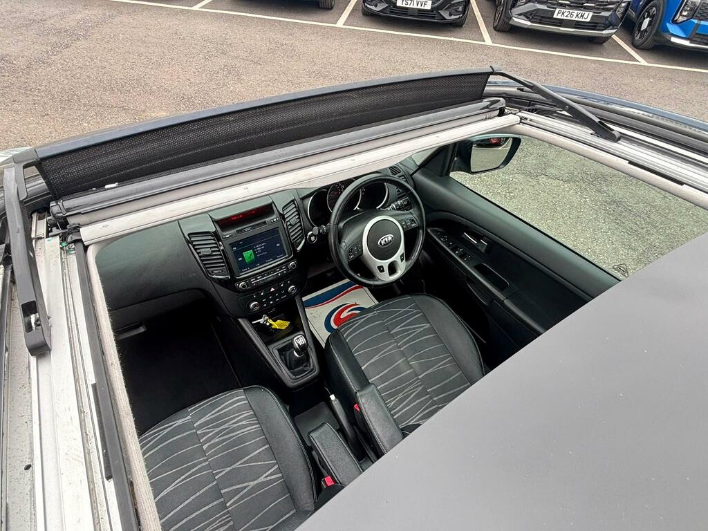 Kia Venga 1.6 3 Euro 6 Red #8