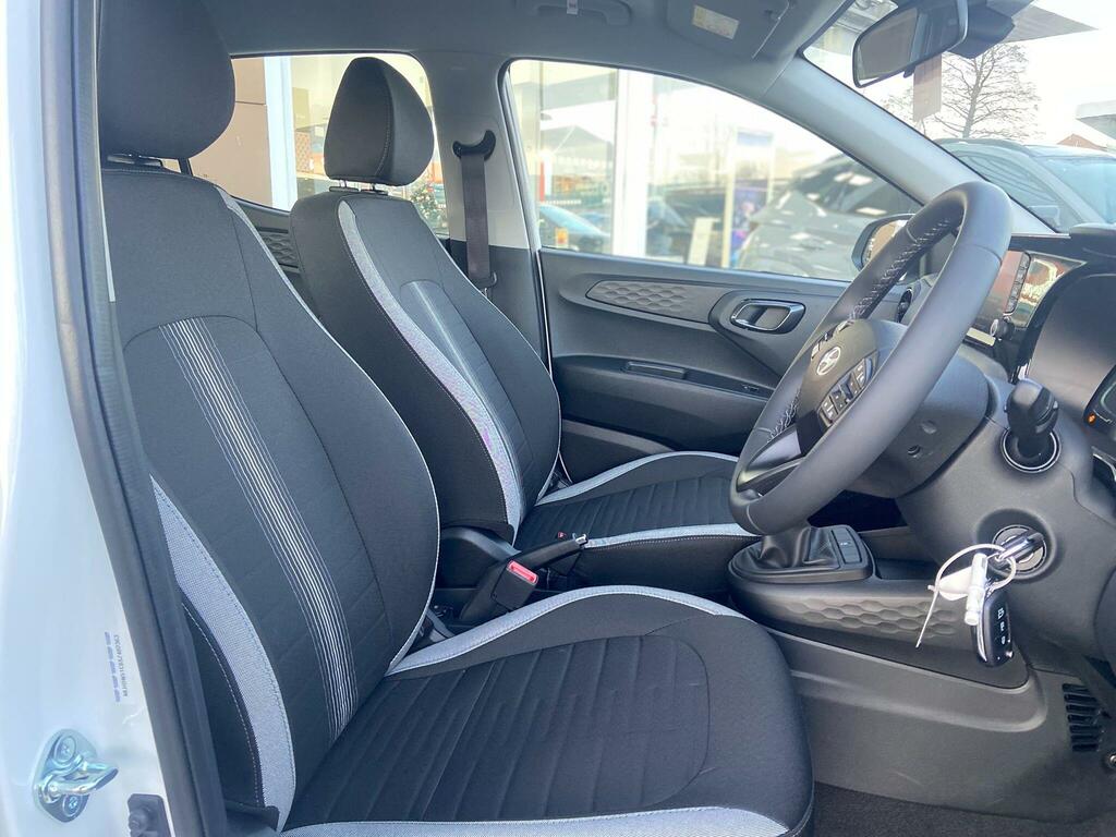 Hyundai I10 Advance Black #8