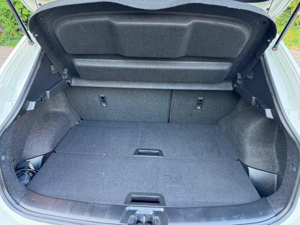 Nissan Qashqai 1.2 Dig-t N-connecta 53,672 #24