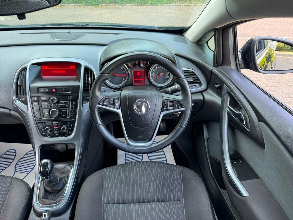 Vauxhall Astra 1.7 Cdti Ecoflex Sri Sports Tourer Euro 5 Ss Red #31