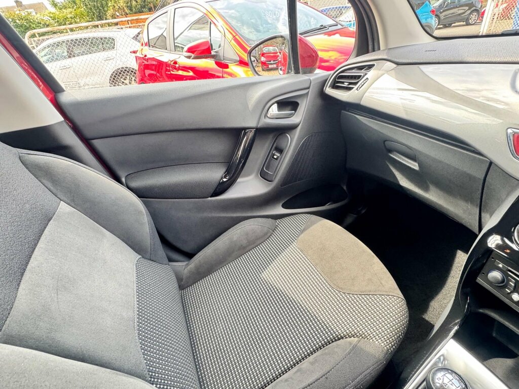 Citroen C3 1.6 Exclusive 118 Bhp Black #18