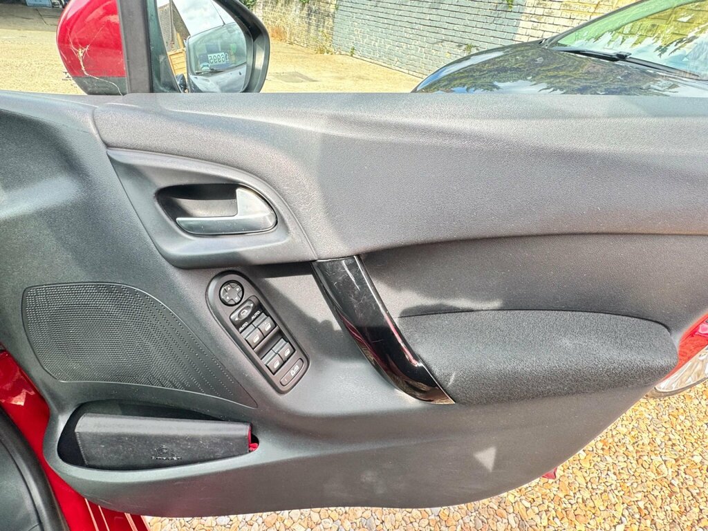 Citroen C3 1.6 Exclusive 118 Bhp Black #21