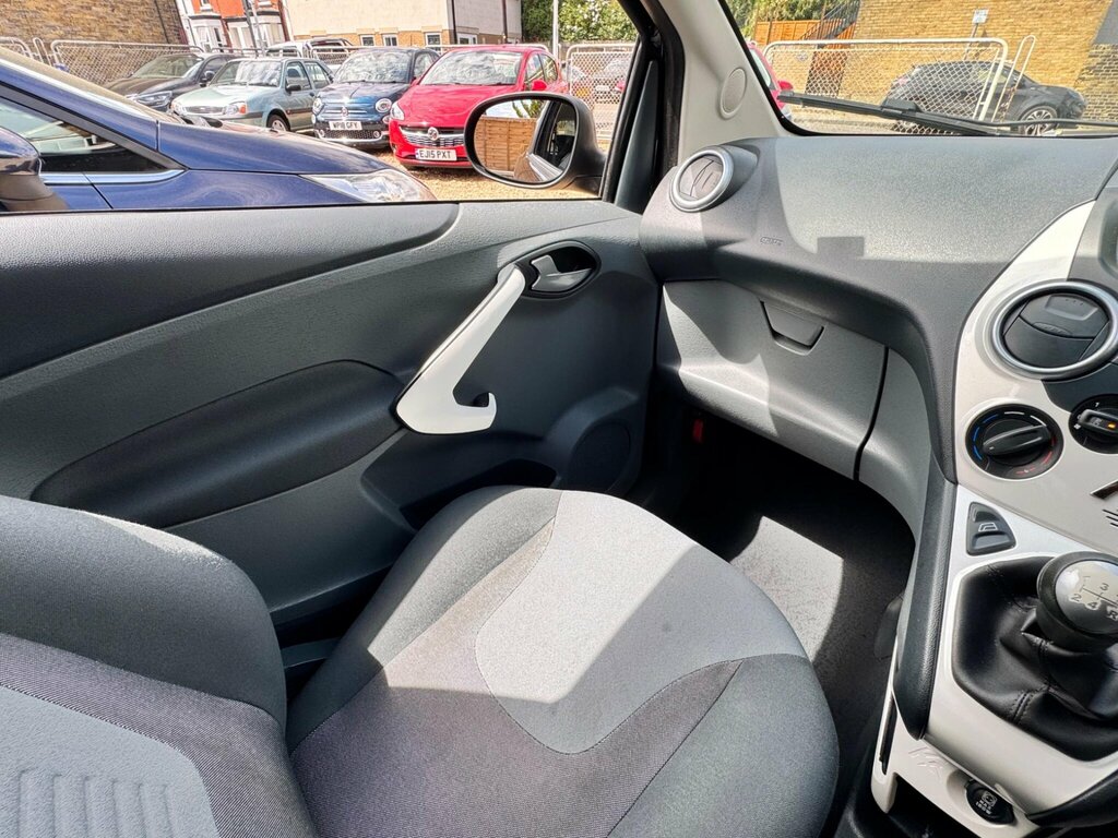 Ford KA Hatchback 1.2 Titanium Euro 5 201665 White #16