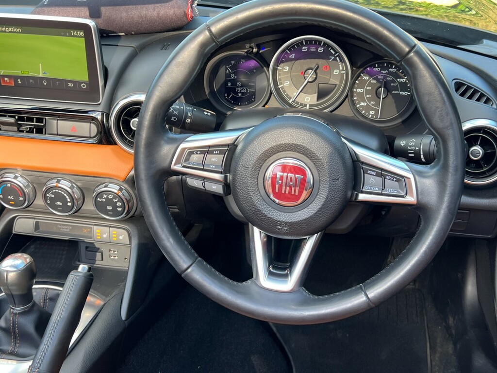 Fiat 124 Spider 1.4 Multiair Lusso Convertible Euro 6 Red #14