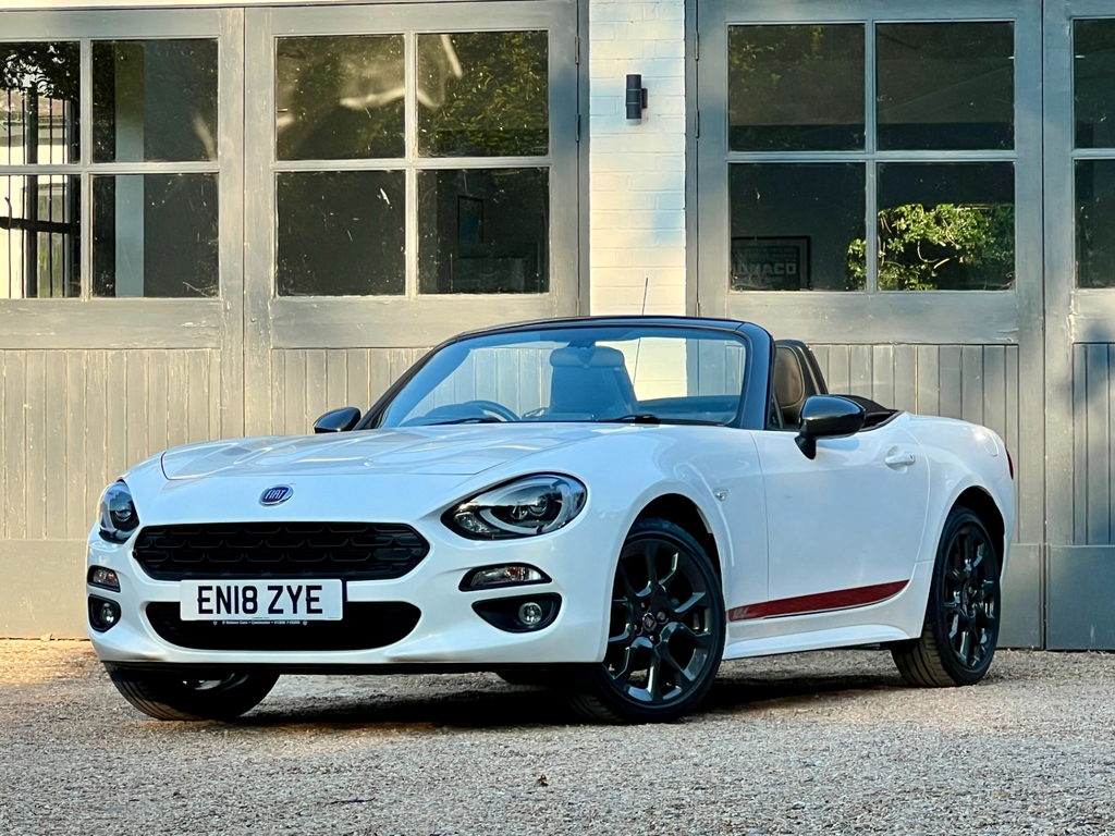 Fiat 124 Spider 1.4 Multiair S-design Convertible Euro White