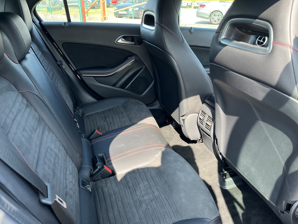 Mercedes-Benz 200 Hatchback Black #17