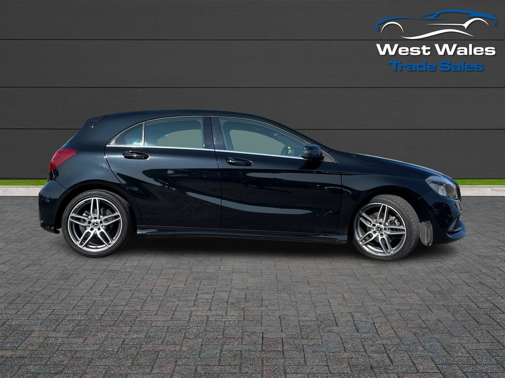 Mercedes-Benz 200 Hatchback Black #8