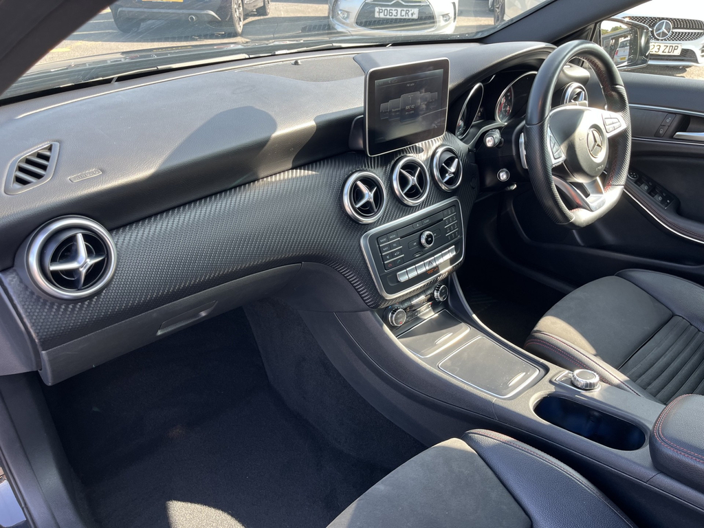 Mercedes-Benz 200 Hatchback Black #14