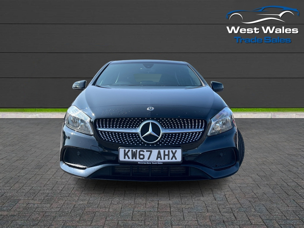 Mercedes-Benz 200 A D Amg Line  #2