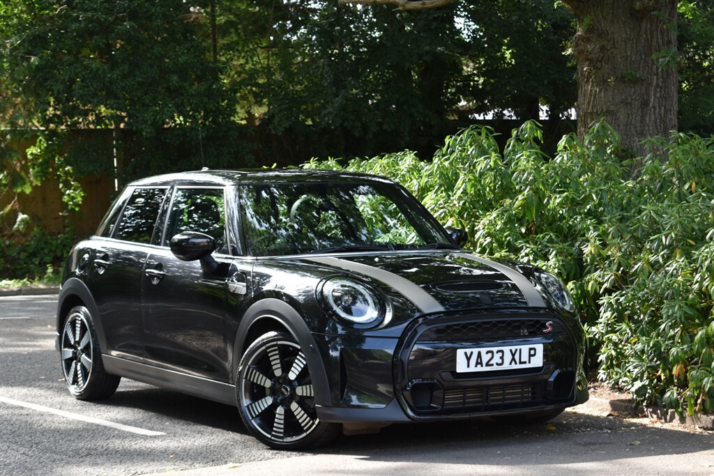Mini Hatch 2.0 L Cooper S Exclusivepanoramic Sunroof Black
