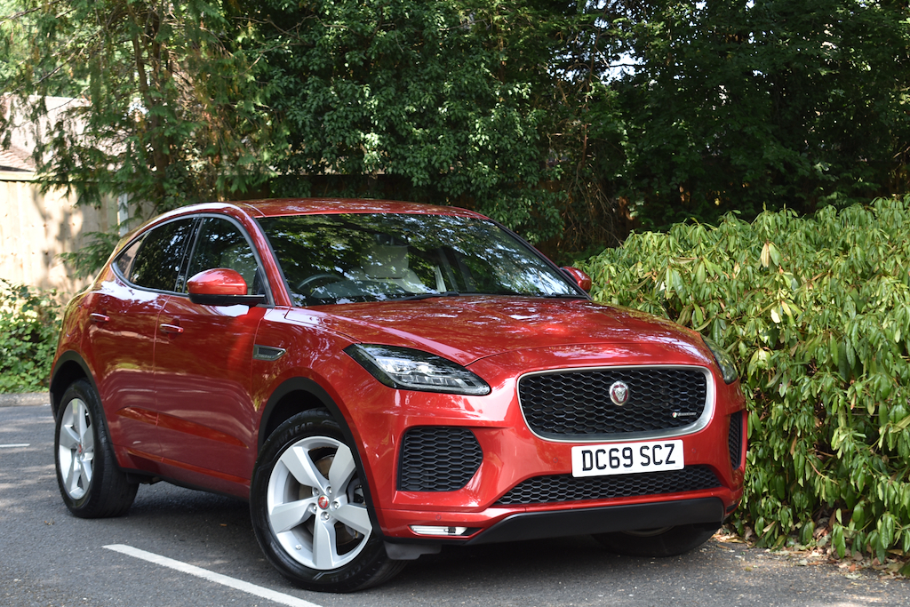 Jaguar E-Pace 2.0 L R-dynamic Sepower Tailgate Red