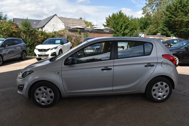 Hyundai I20 1.2 Classic Hatchback Euro 5 85 Silver #3