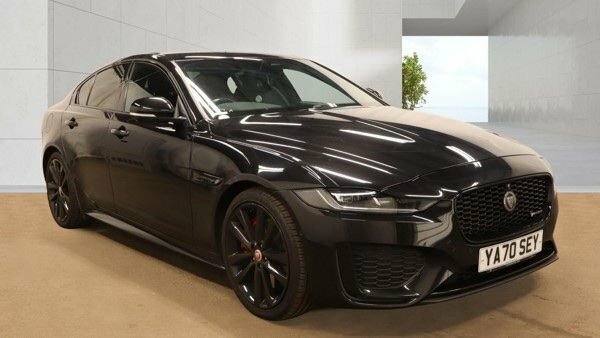 Jaguar XE 2.0 D200 Mhev R-dynamic Black Saloon Au Black