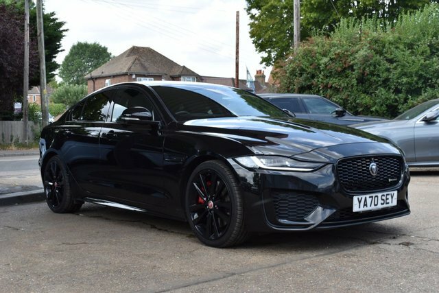 Jaguar XE 2.0 D200 Mhev R-dynamic Black Saloon Au YA70SEY Black