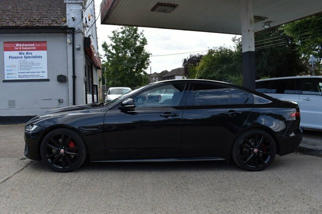 Jaguar XE 2.0 D200 Mhev R-dynamic Black Saloon Au YA70SEY Black #4