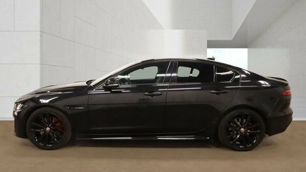 Jaguar XE 2.0 D200 Mhev R-dynamic Black Saloon Au Black #6