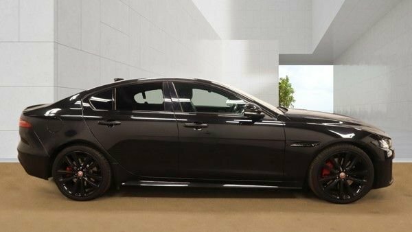 Jaguar XE 2.0 D200 Mhev R-dynamic Black Saloon Au Black #5