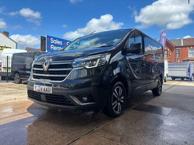 Renault Trafic Dci Sl28 Business 150Ps Minibus With 9 Seats, Crui White #14