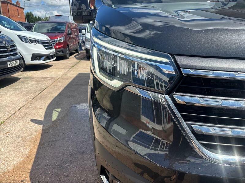 Renault Trafic Dci Sl28 Business 150Ps Minibus With 9 Seats, Crui White #20