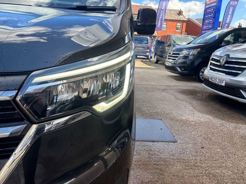 Renault Trafic Dci Sl28 Business 150Ps Minibus With 9 Seats, Crui White #21