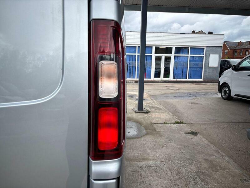 Nissan Primastar 2.0 Dci 28 Tekna L1 Euro 6 130 Bhp 5,822 L1 Sw White #57