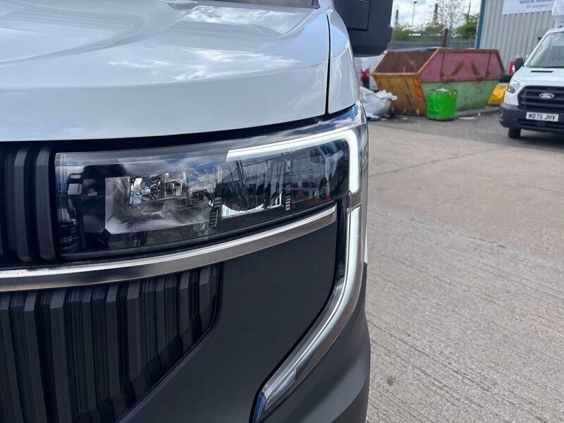 Renault Master Extra White #70