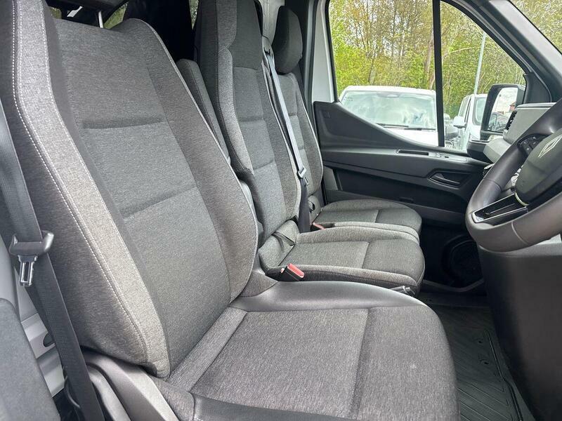 Renault Master Extra White #147