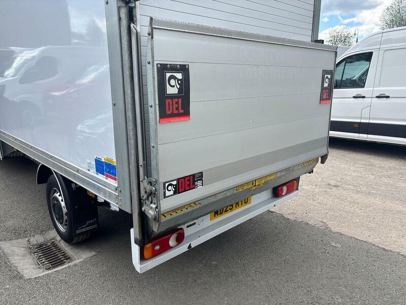 Renault Master Extra White #144