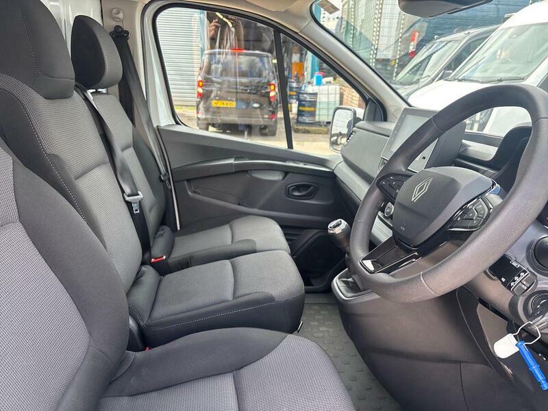 Renault Trafic 2.0 Dci Ll30 Advance Minibus Double Cab Grey #69