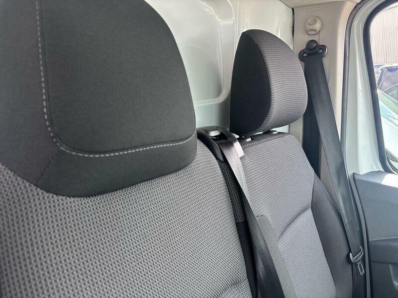 Renault Trafic 2.0 Dci Ll30 Advance Minibus Double Cab Grey #127