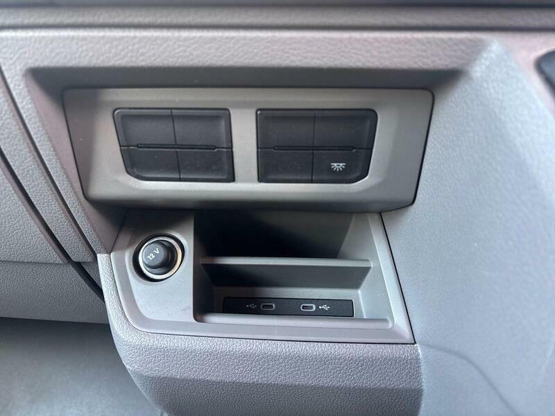 Volkswagen Crafter Commerce Plus Grey #48