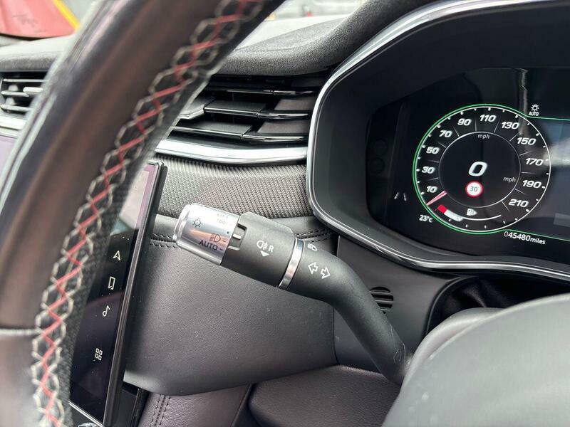 Jaguar F-Pace 2.0 D200 R-dynamic Se Awd Black #54