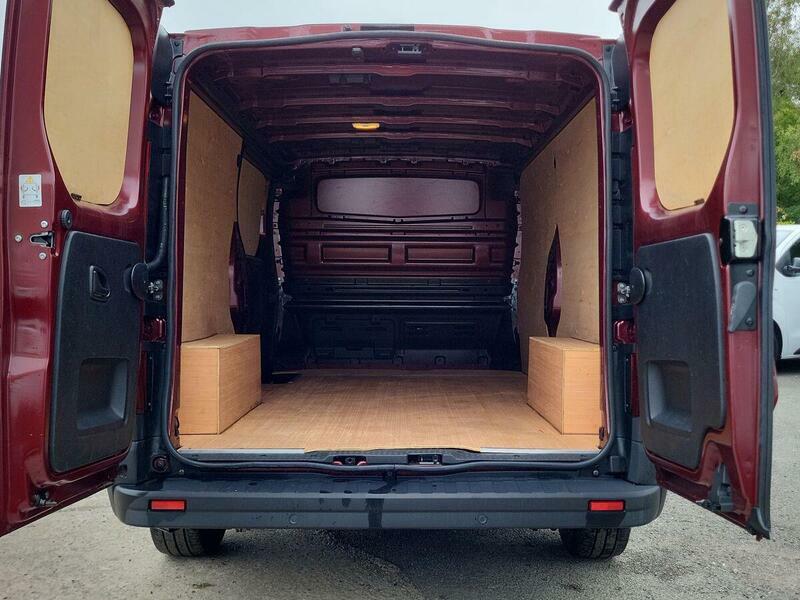 Renault Trafic Sl30 Blue Dci 130 Start Van White #30