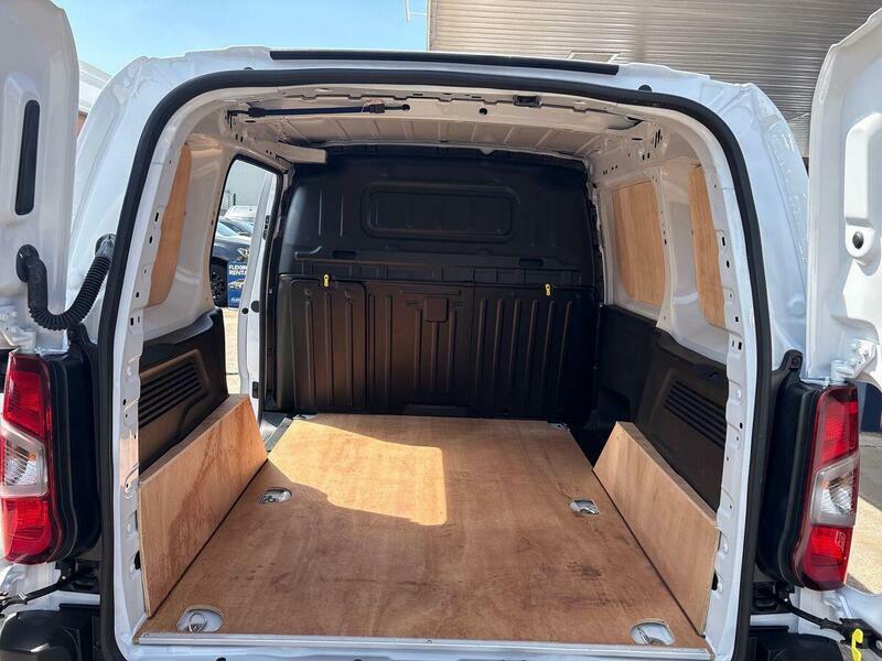 Citroen Berlingo 1.5 Bluehdi 100Ps Van Driver Panel Van Black #37