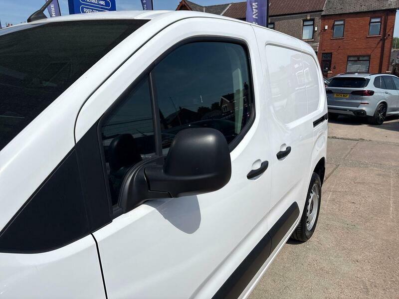 Citroen Berlingo 1.5 Bluehdi 100Ps Van Driver Panel Van Black #43